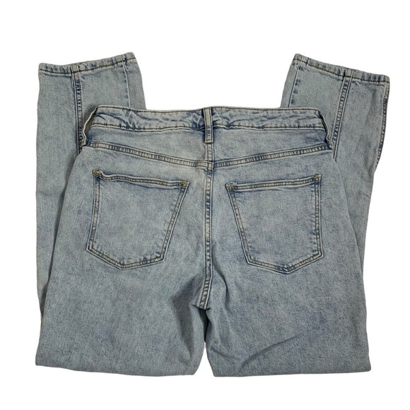 Universal Thread Women's High-Rise Slim Straight Jeans - Picture 4 of 14